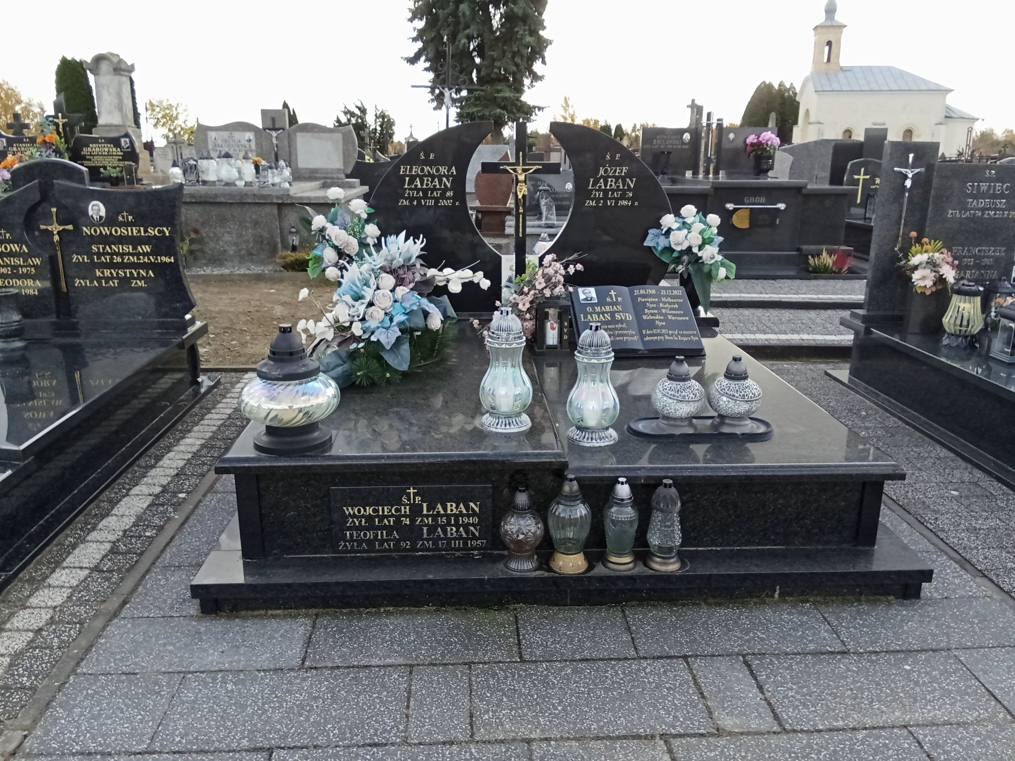 Grób Eleonora Laban